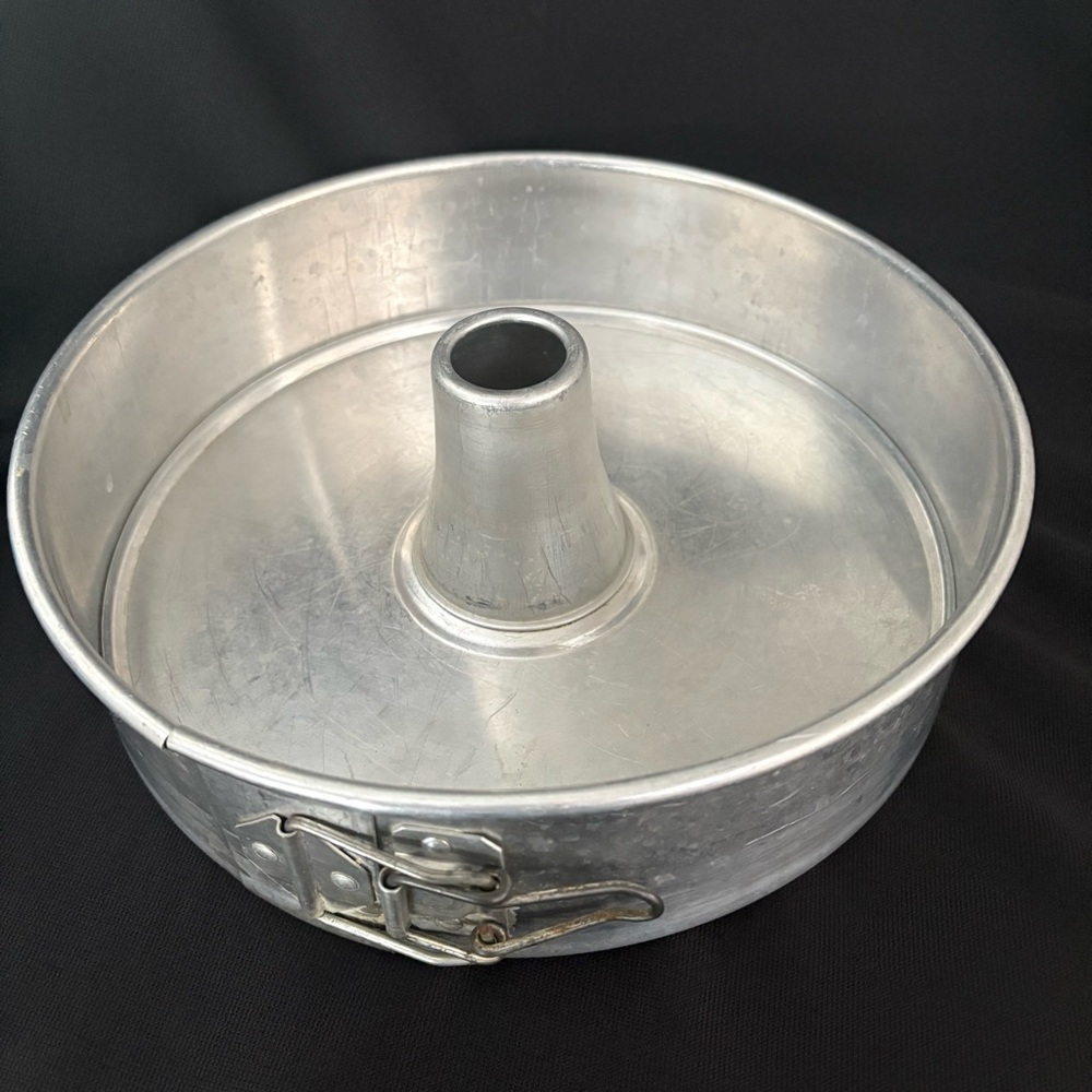 Vintage Hillside Metal Ware Aluminum Springform Tube Pan Cake Pan 10 x 3